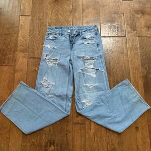 American Eagle Outfitters Light Blue Distressed Denim